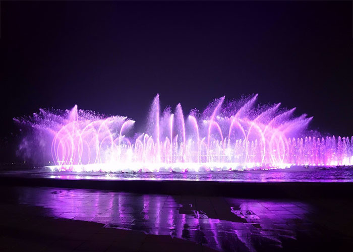 Air mancur Menari Musik Cahaya RGB Untuk Dekorasi Taman Besar Tinggi 1-100 Meter pemasok